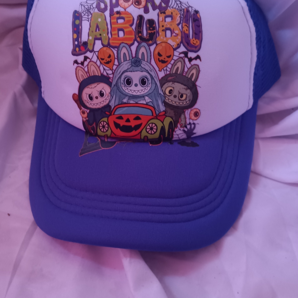 Handcrafted Hat - Picture 2 of 3